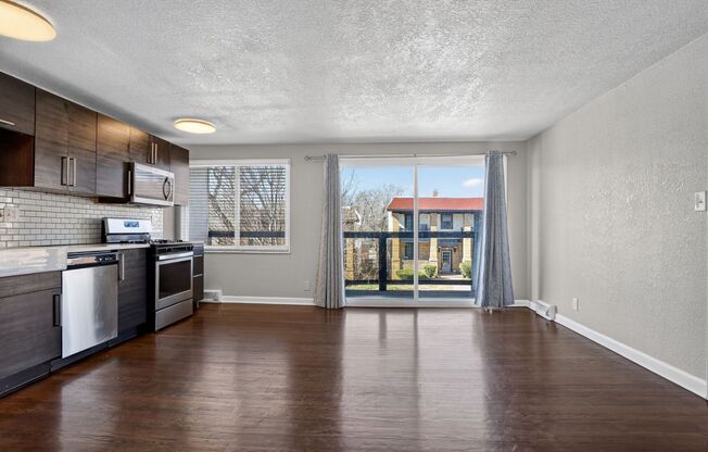 Newly Renovated North Plaza 2BRs with Laundry at Holly 44