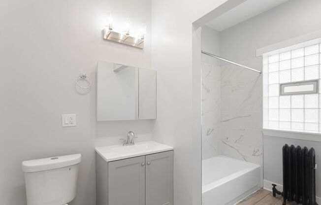 2 beds, 1 bath, $2,200, Unit 301