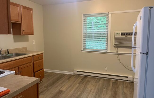 2 beds, 1 bath, $895