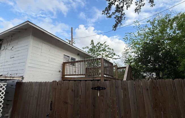 Charming 1 Bed Apartment | Hardwood Floors + Near Downtown!