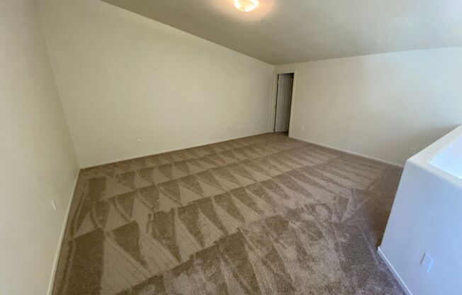 3 beds, 2.5 baths, $1,975
