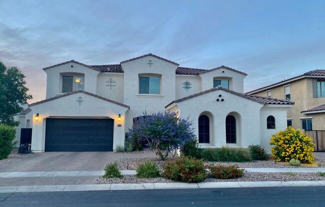 Coming Soon: Gorgeous 5bed/4 bath with Oversized Backyard and Pool