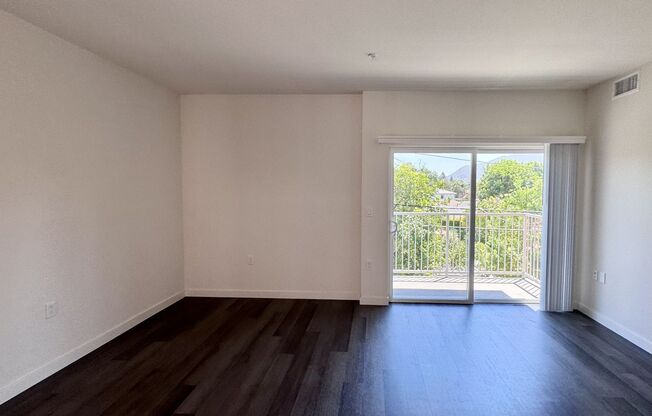 1 bed, 1 bath, 584 sqft, $2,880, Unit 315