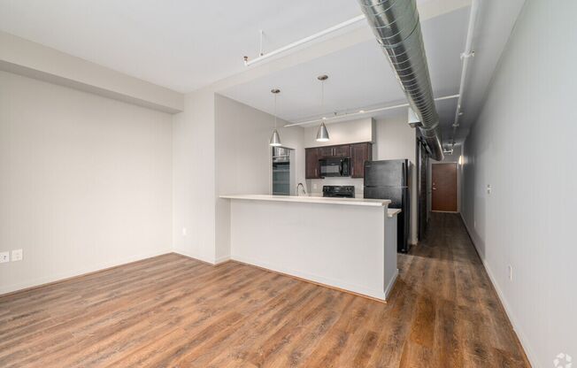 1 bed, 1 bath, 569 sqft, $1,150, Unit Unit 208