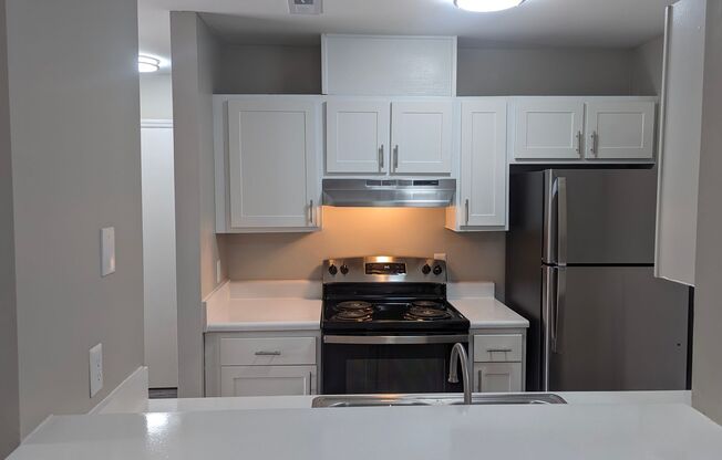 1 bed, 1 bath, 652 sqft, $950, Unit 2906H