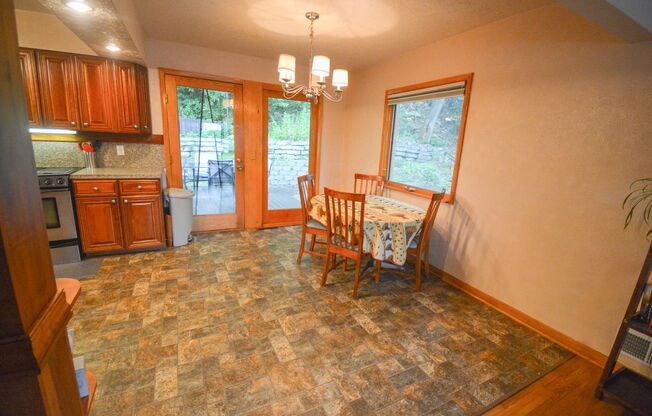 Fantastic 3 bed 2.5 bath Home In Cul-De-Sac For Rent!