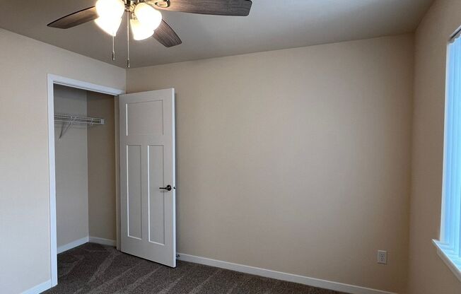 2 beds, 1 bath, 1,040 sqft, $1,485, Unit AT 709-34