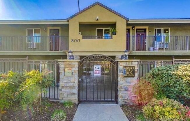 One Bedroom Condo In A Luxury Upscale Complex