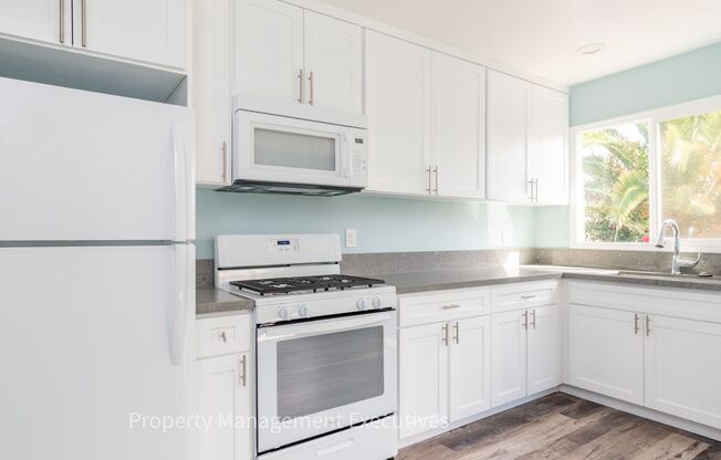 1 bed, 1 bath, $1,795, Unit 2021 Ocean View Blvd