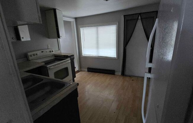 2 beds, 1 bath, $950