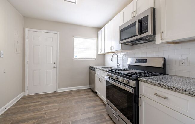 2 beds, 1 bath, 850 sqft, $1,250, Unit 00-A3