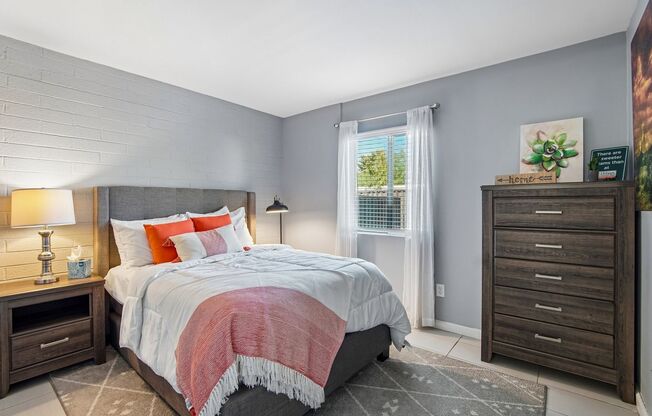 2 beds, 1 bath, 900 sqft, $1,125, Unit 29