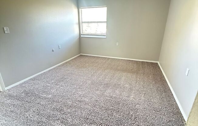 2 beds, 2 baths, 966 sqft, $990, Unit 1810
