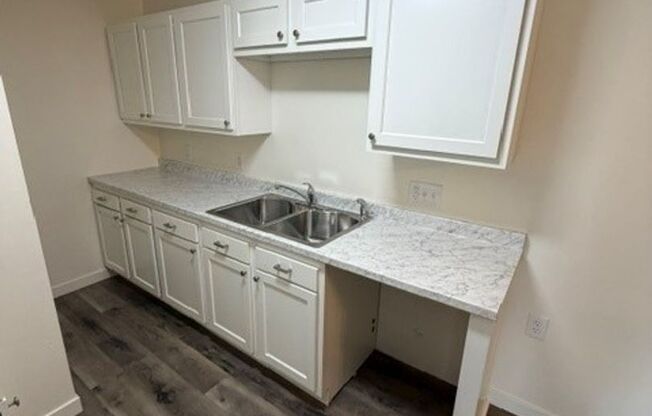 2 bed/1 bath apartment in Golden