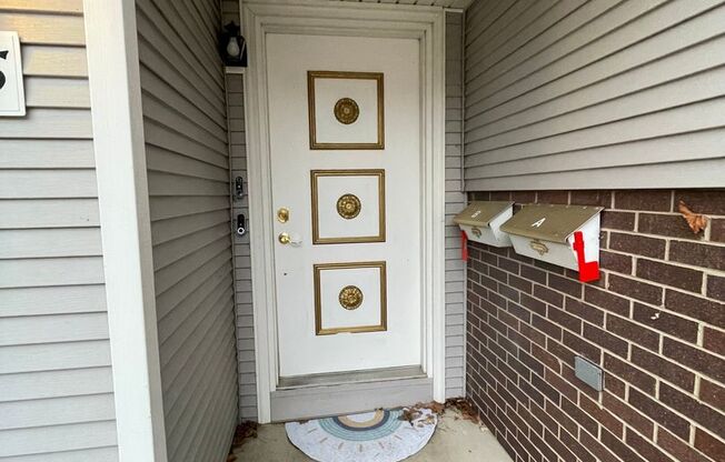 1305 E Scovill