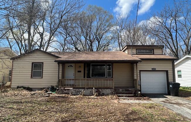 Updated 3 bed/1 bath, 1130 sq ft home! 1835 S Franklin Ave in Springfield MO.