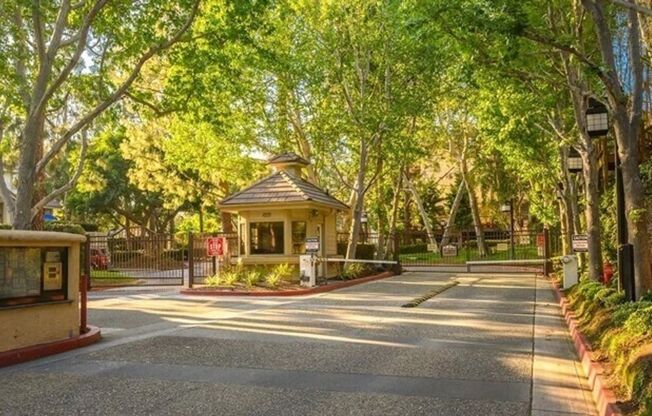 1 bed, 1.5 baths, $3,500, Unit # 113
