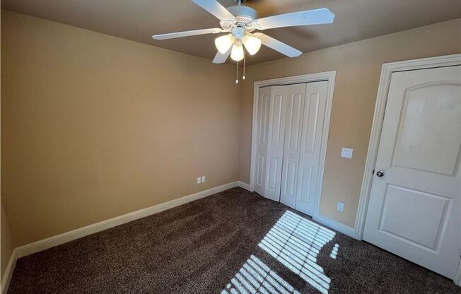 3 beds, 2 baths, $1,400