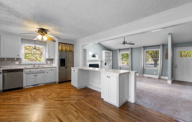 Gorgeous 3 Bedroom Ranch in North Raleigh, updated, pet friendly, fenced-in yard!