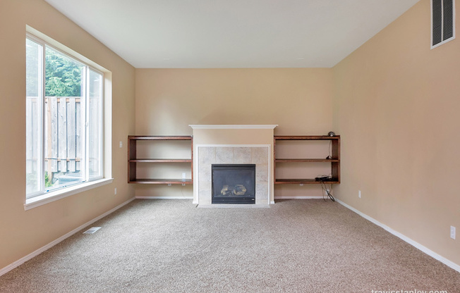 Amazing 3 BD* 2.5 BA* Single Family Home With An Open Loft! *Free High Speed Internet* *Spectacular Location!*