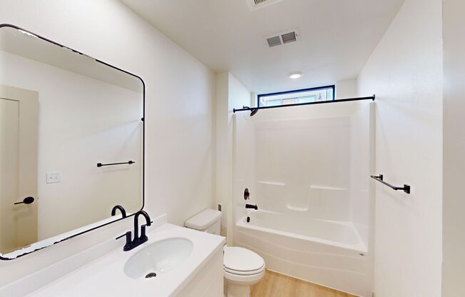 2 beds, 2 baths, 1,021 sqft, $1,740, Unit 6400-204