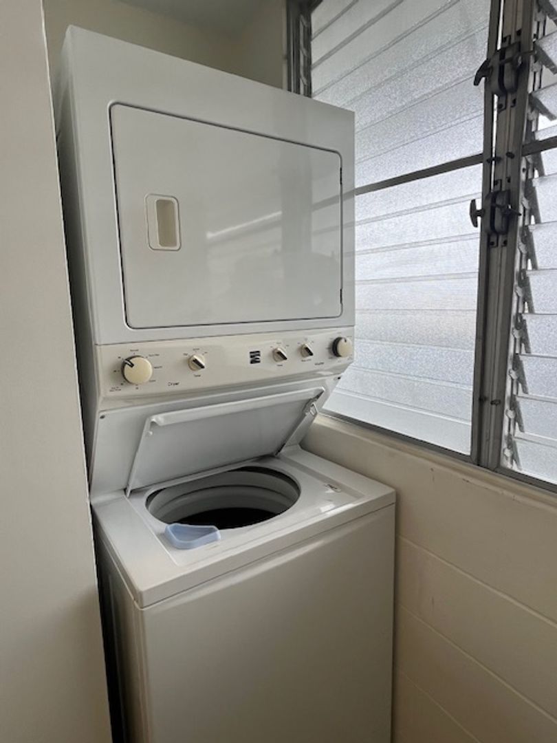 Greenwood 2 Bed/1.5 bath Apartment with 1 parking - includes all utilities
