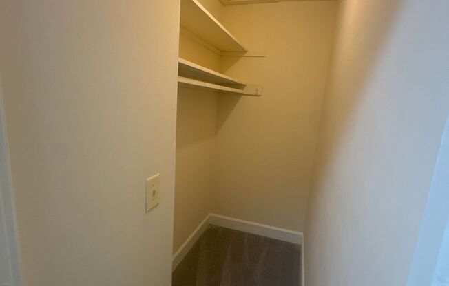 3 beds, 2 baths, 1,300 sqft, $2,300, Unit 3412 #203