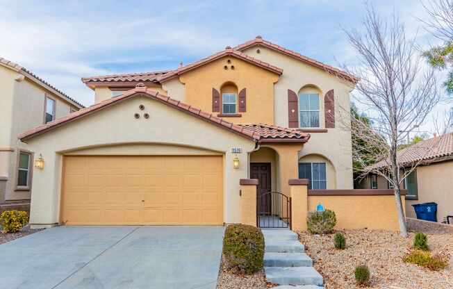 Huge 4 bedroom, 2.5 bath house in Summerlin!