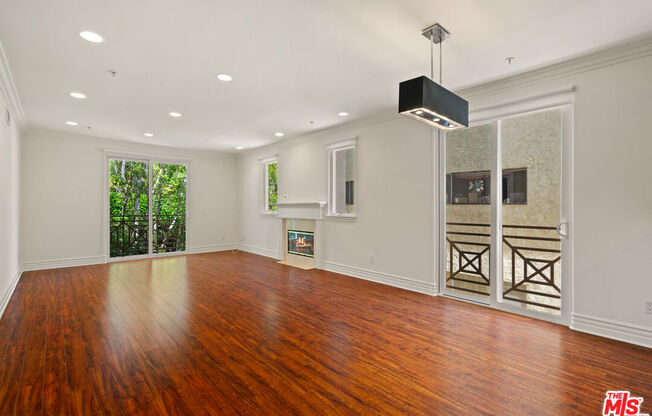 2306 Fox Hills Dr Apt 302