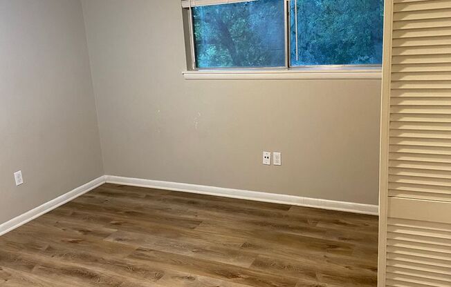 2 beds, 1 bath, 728 sqft, $750, Unit C2