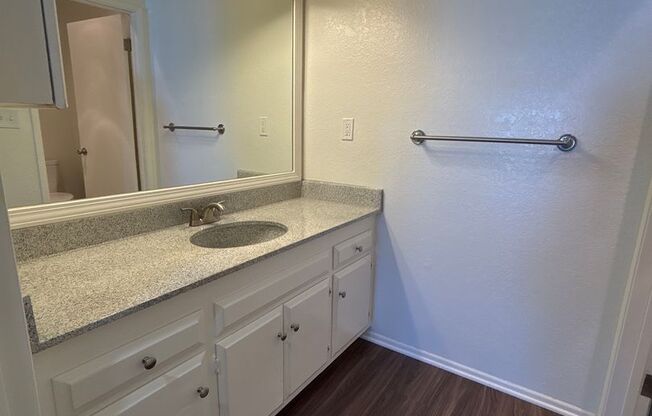 1 bed, 1 bath, 644 sqft, $2,125, Unit 86
