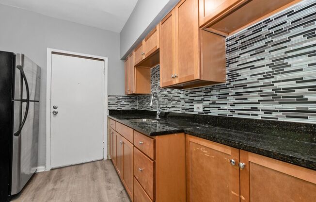 1 bed, 1 bath, 580 sqft, $1,595, Unit 4232 1/2 - 1W