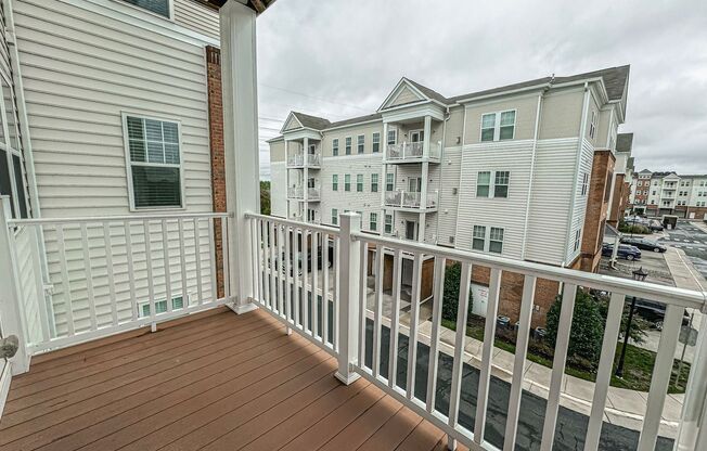 3 beds, 2 baths, $2,700, Unit UNIT 307