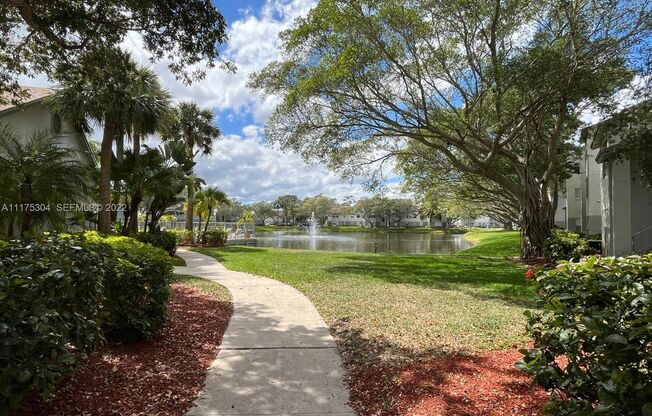 2 beds, 2 baths, $1,950, Unit Unit #128