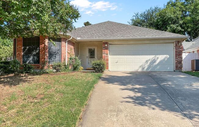 Charming 3 bedroom in Arlington TX