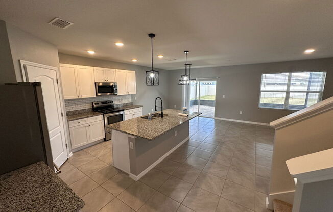 4186 LOOKING GLASS PL