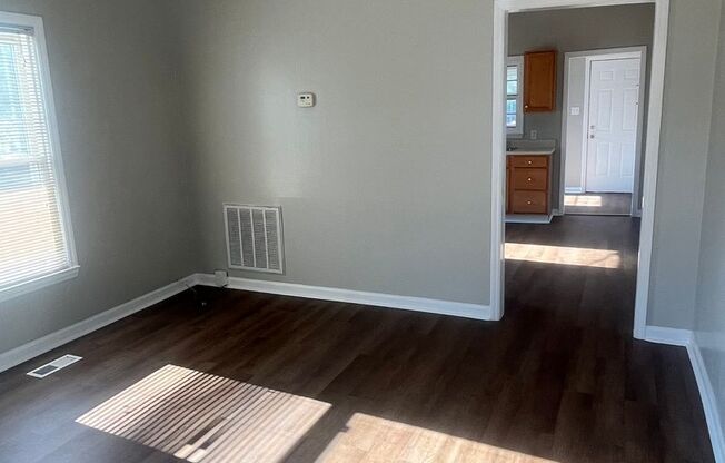 2 beds, 1 bath, $1,695