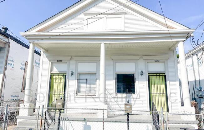 2724 AMELIA ST