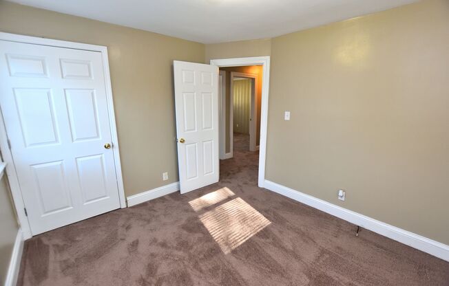 3 beds, 1 bath, $1,300