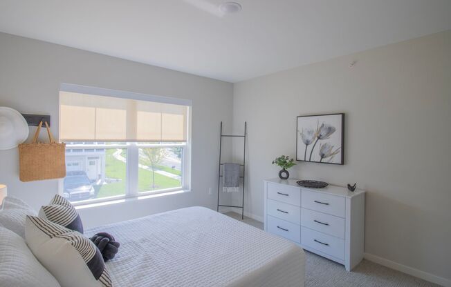 3 beds, 2.5 baths, 1,700 sqft, $2,695, Unit 1213