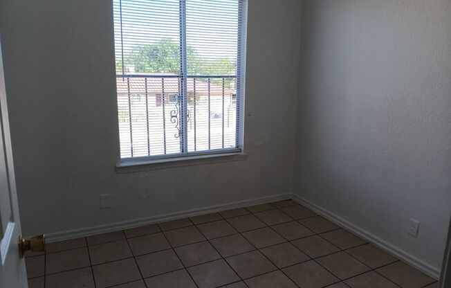 221 Estancia Dr. NW