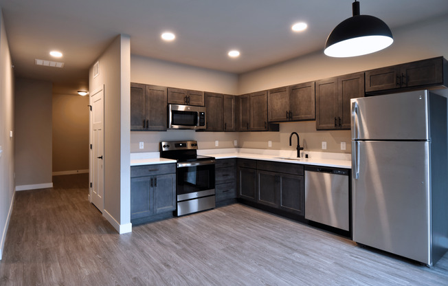 2 beds, 2 baths, 956 sqft, $1,925, Unit 2644-211