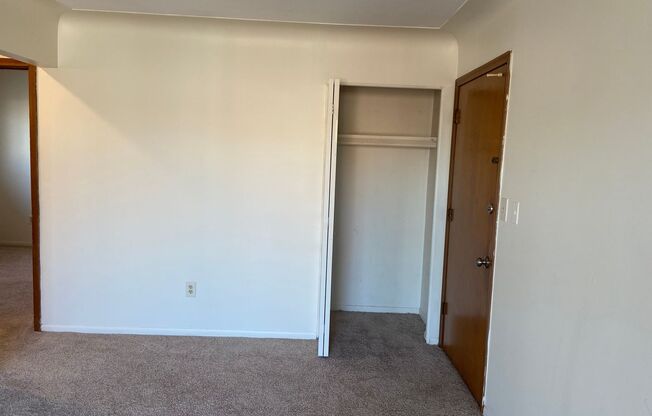 1 bed, 1 bath, 650 sqft, $945