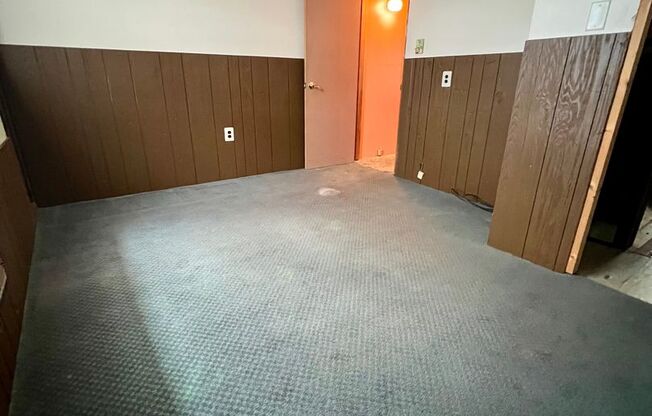 3 beds, 1 bath, $2,000