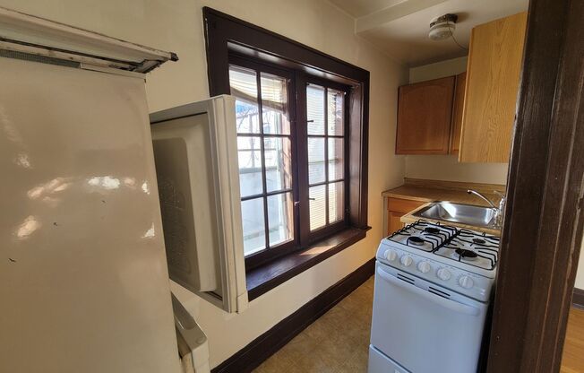 Studio, 1 bath, $745, Unit 111