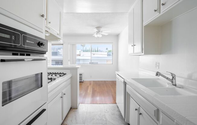 725 Hayworth Apartments