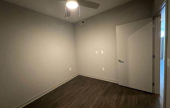 2 beds, 1 bath, 676 sqft, $1,895, Unit 411