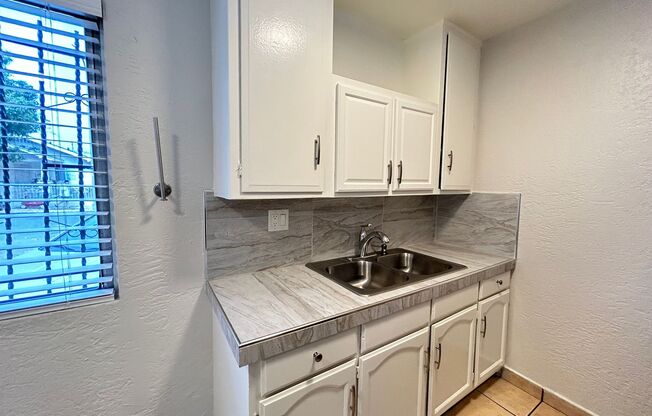 2430 Linden Ave., Long Beach