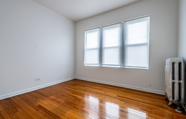 8155 S Ingleside