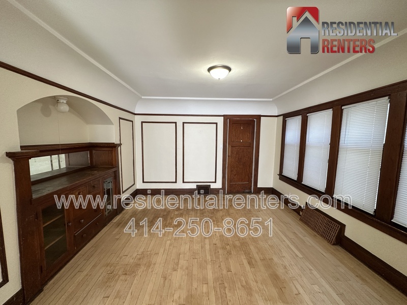 4048 N 7 ST